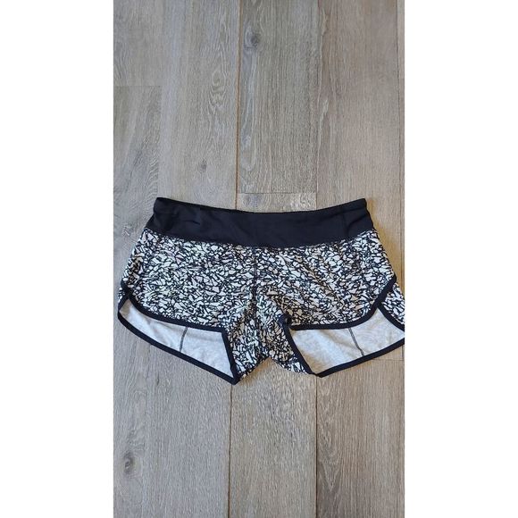 Lululemon Speed Short (2 1/2") - Picture 6 of 10